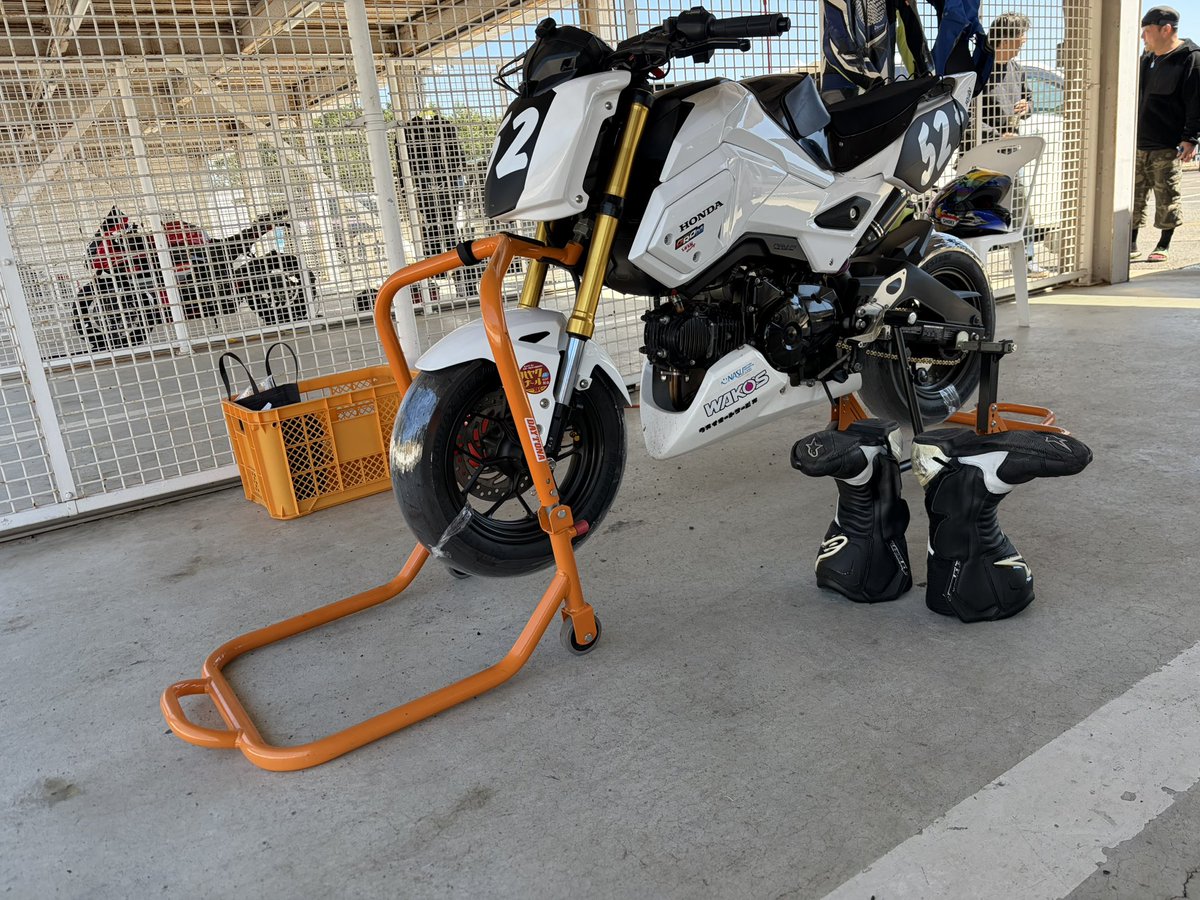 コージー 54 tweet media