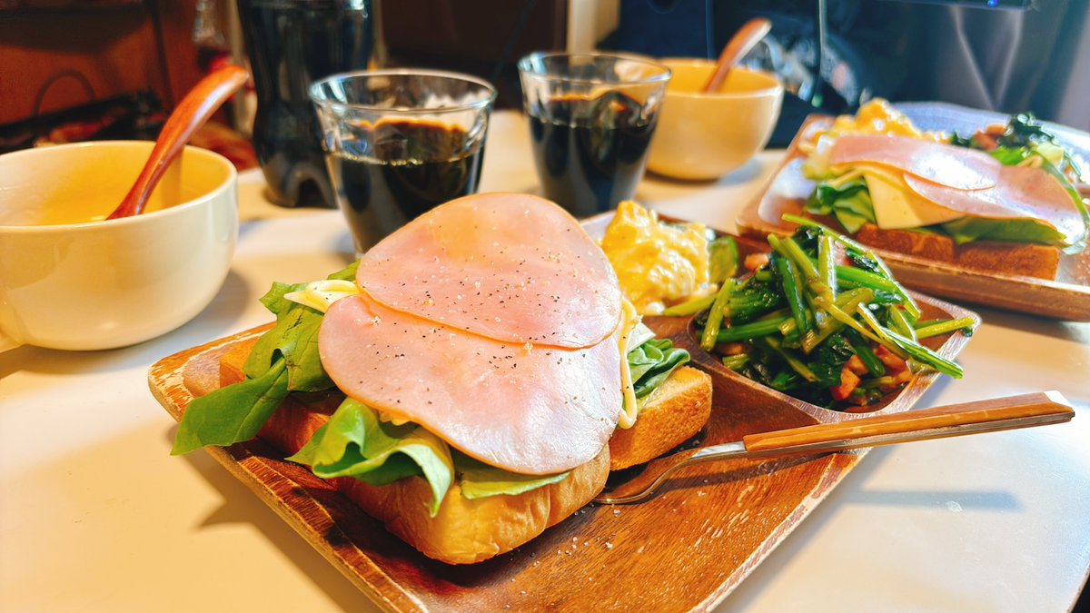 めろだ tweet media