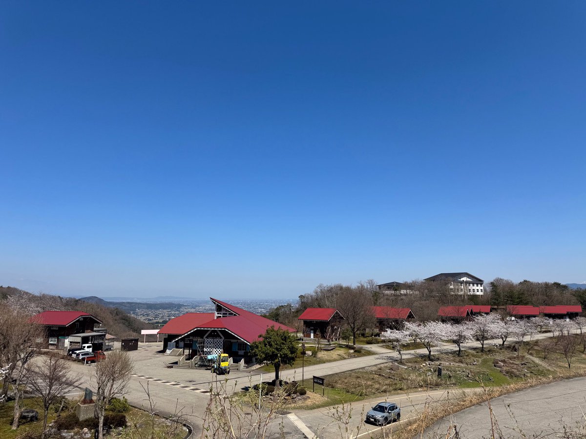 IOX_WALD's tweet photo. 春爛漫🌸
ヴァルトの桜も咲きました🌸
満開もまだなので、見頃はもう少し続きそう🩷
今週末土日は、しゃくなげ展💐
お花見に是非お越しください🚗
GWも空室残りわずか🈳
五箇山合掌造り⛰️、砺波チューリップ🌷、氷見雨晴🌊、金沢兼六園🏯にもアクセス良き自然豊かなコテージで泊まろ🍀
BBQ🍖も受付中😊 https://t.co/nlROP48D6a