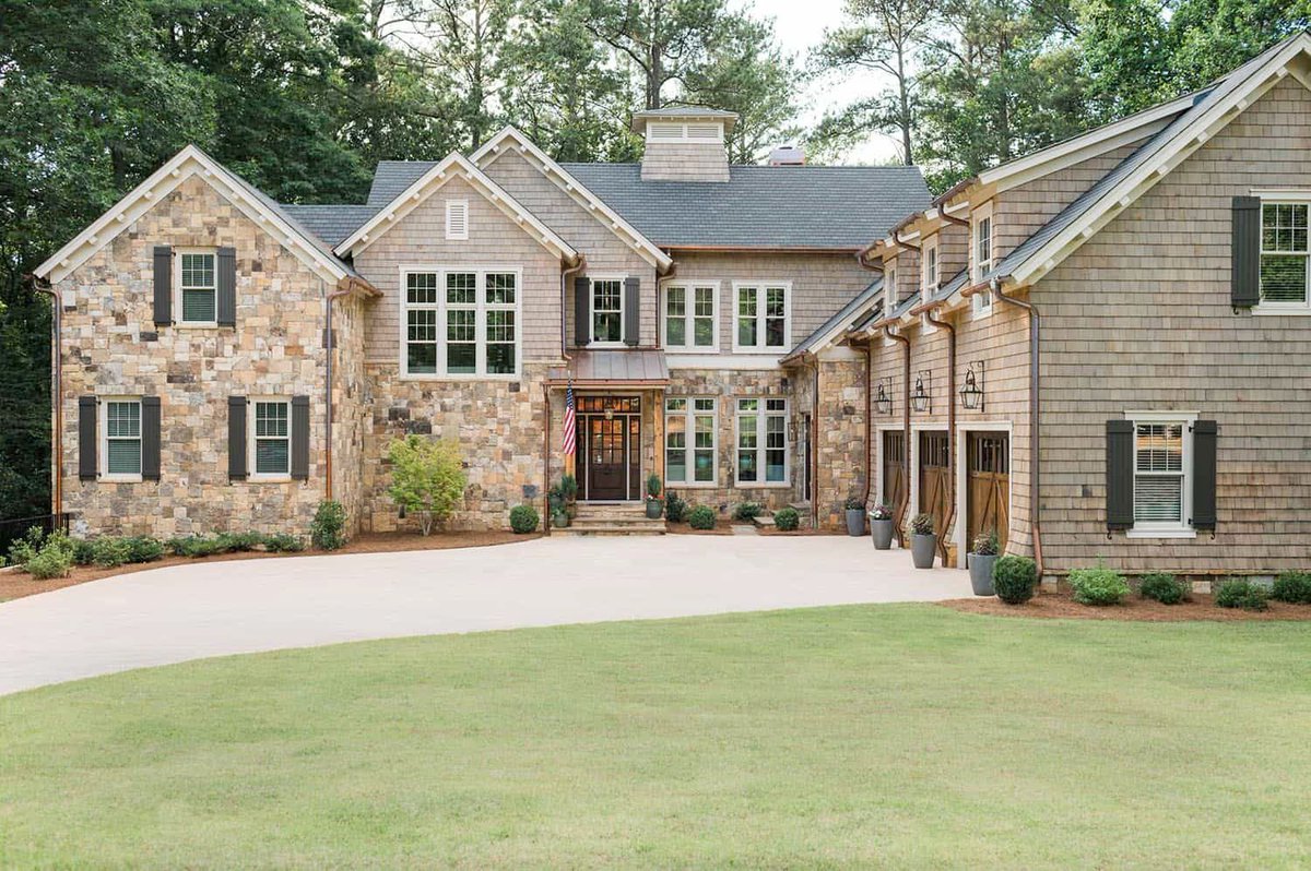 OneKindesign's tweet image. Tour a gorgeous lake house with a coastal farmhouse vibe in Georgia
onekindesign.com/lake-house-coa…