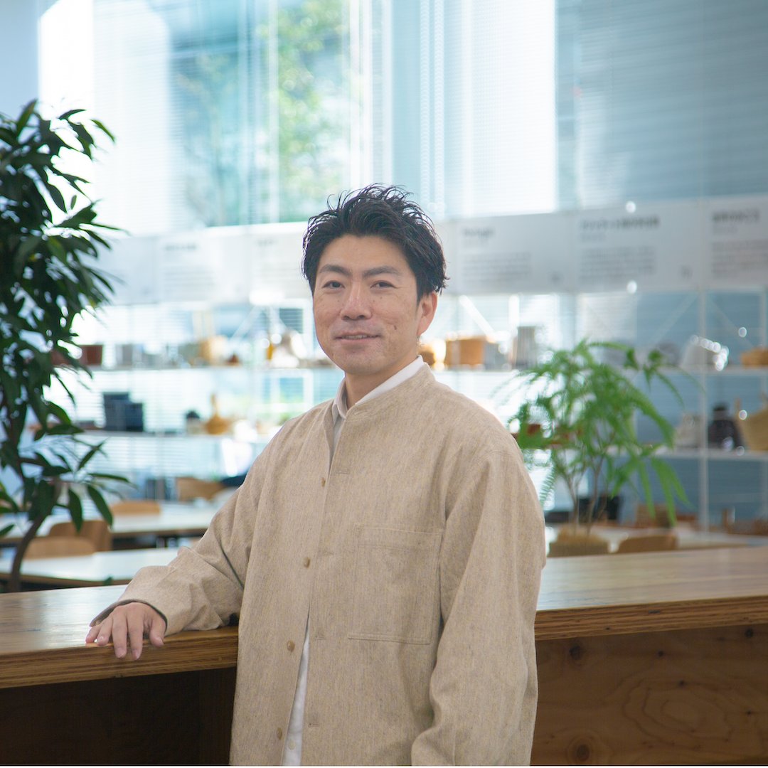【Event】
『ととのう』展関連ワークショップでは、まちの保健室・笹原 侑祐さんを講師にお迎えします。

まちの保健室は、生活者の方々の健やかなくらしに関わる場となることを目指して、無印良品の一部店舗に、地域の皆様の健康維持・病気予防のための商品、サービスなどを提供しています。