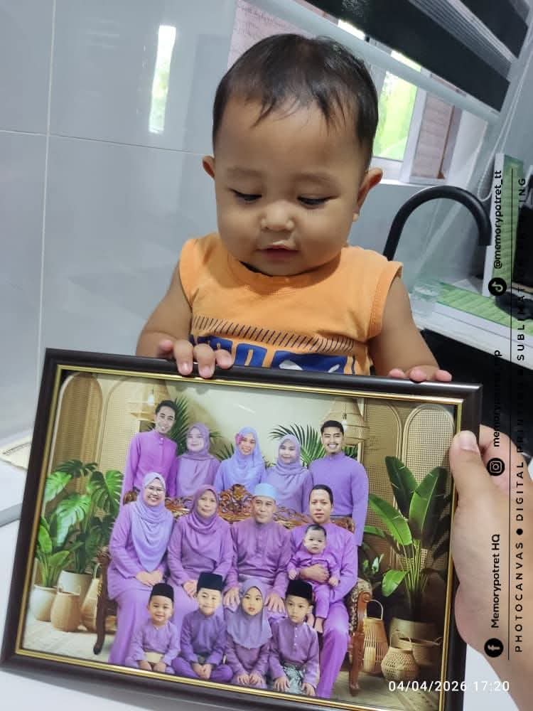 kalau yang nak frame kaca macam ni pun ada size 8R promosi RM12 ja

wasap.my/60109080249/ph…