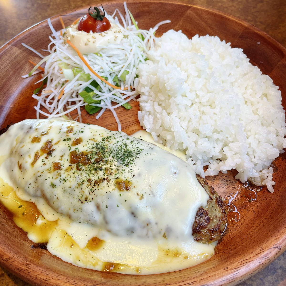 めー*·ʚ ☽ ɞ·* tweet media