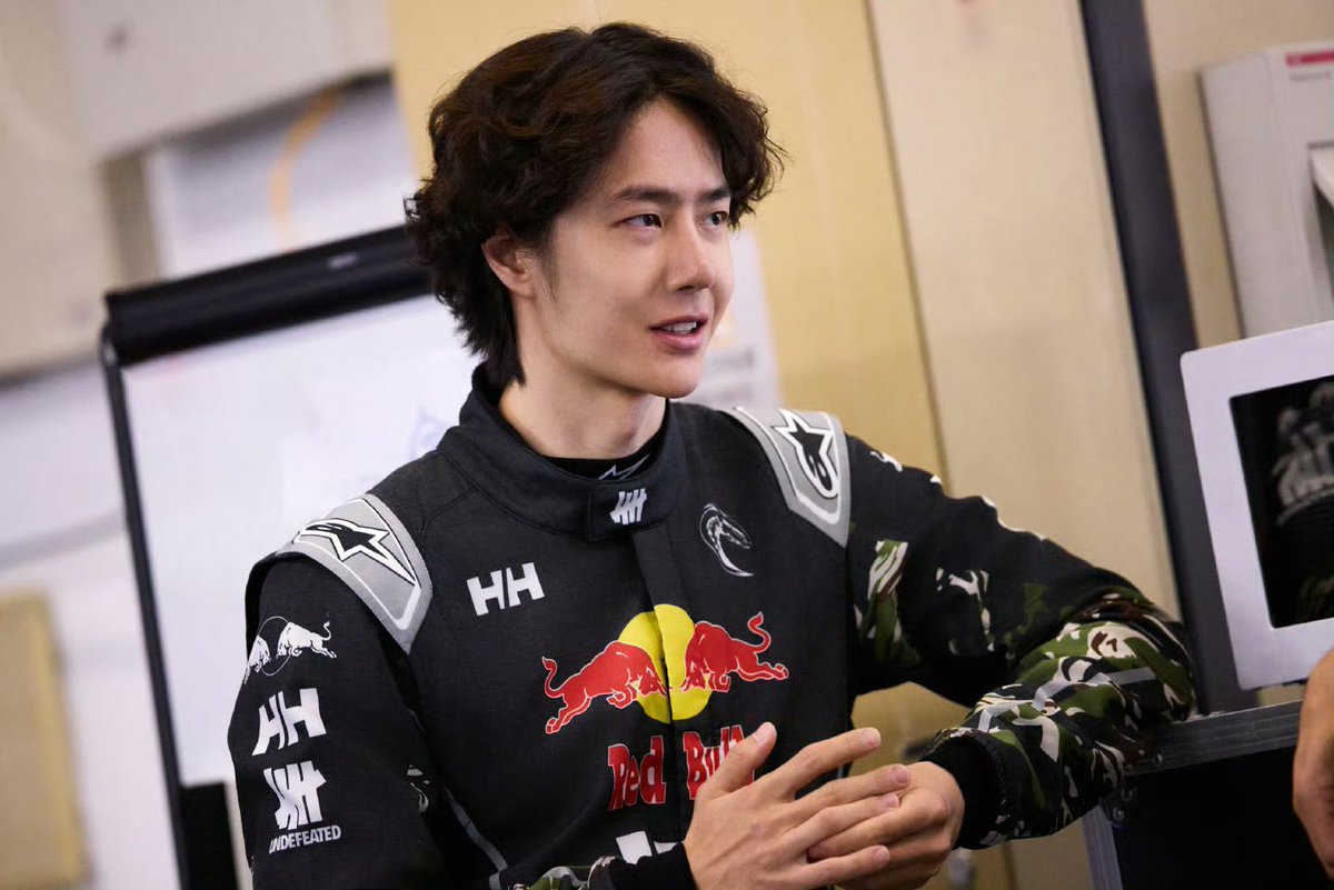 #อฟชมา เป็นปลาบปลื้ม เป็นความภูมิใจ
#85RACING
#YIBO85 
#WangYibo