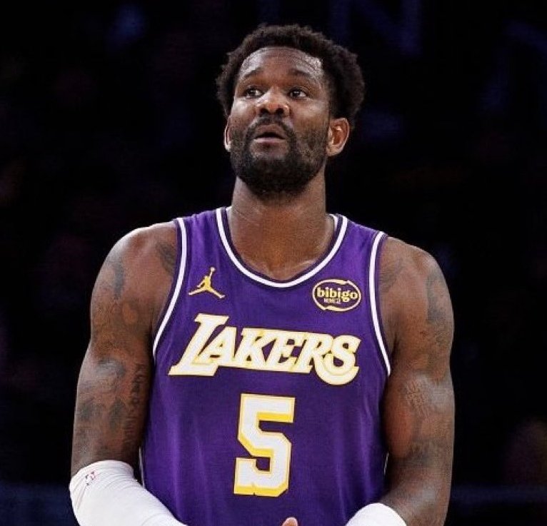 BronMuse tweet media