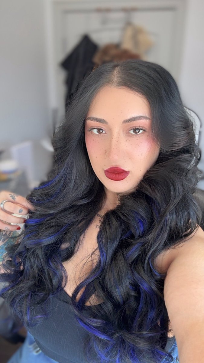 cherry8venom's tweet photo. Blue hair is back https://t.co/WatErgLTiN