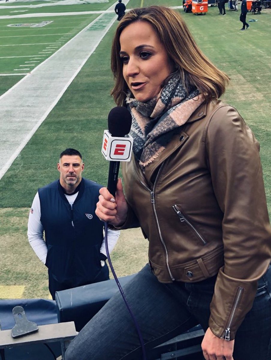 unkownknin9's tweet image. Mike Vrabel and Dianna Russini have chemistry👀