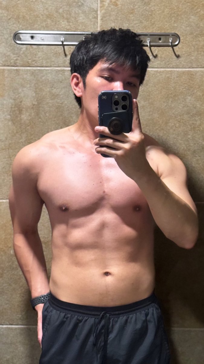ItsPhoenixSy's tweet photo. late for work 🙃 pre-shift lift 🏋️ https://t.co/YFJz2QGr41