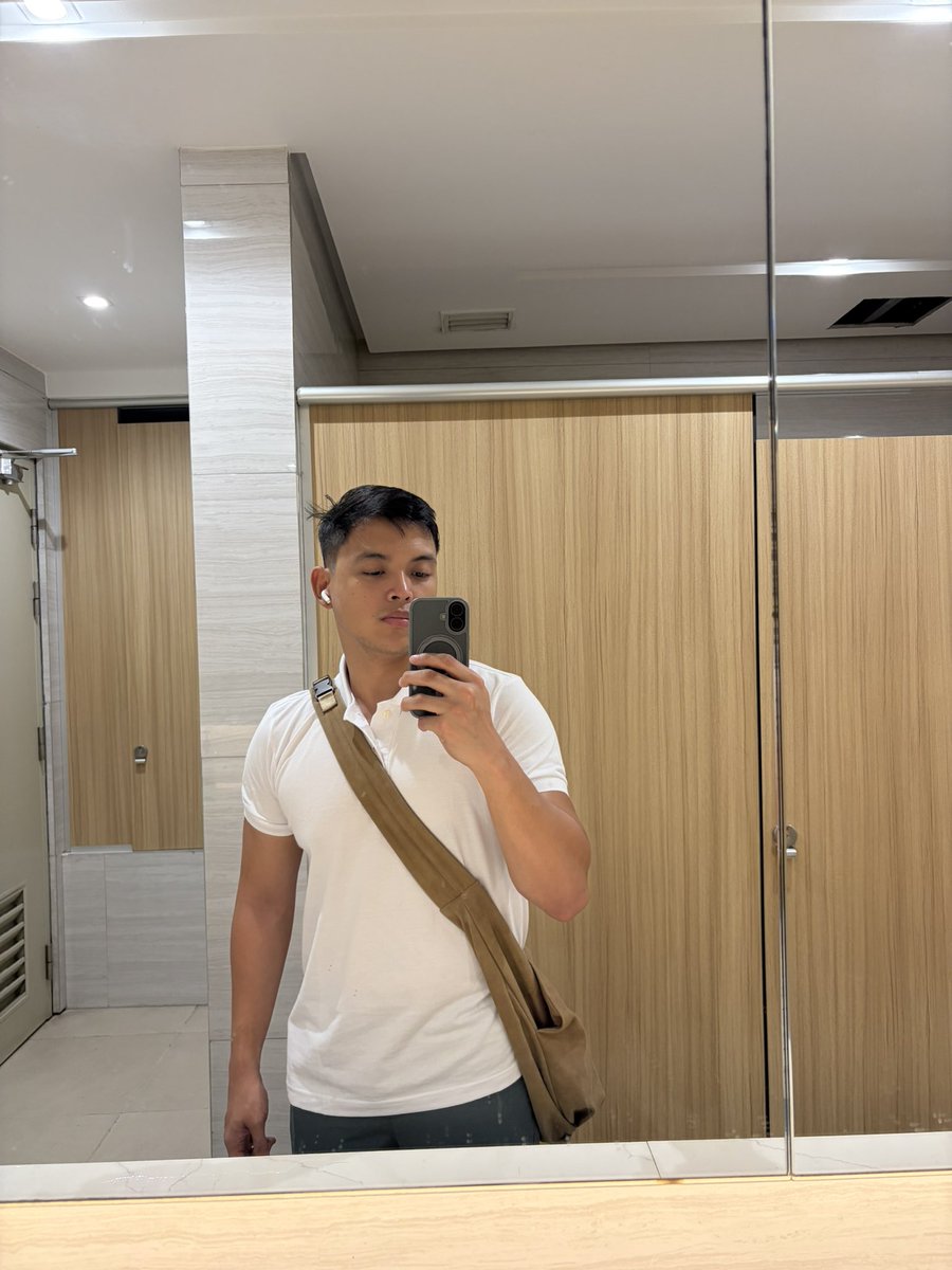 Aaron ⚓️🐷 tweet media