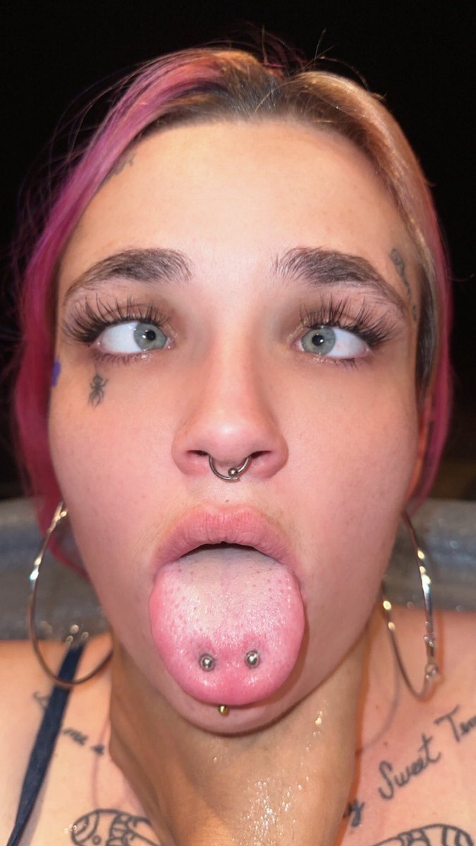 ❄️🐰 Naughti Nuff tweet media