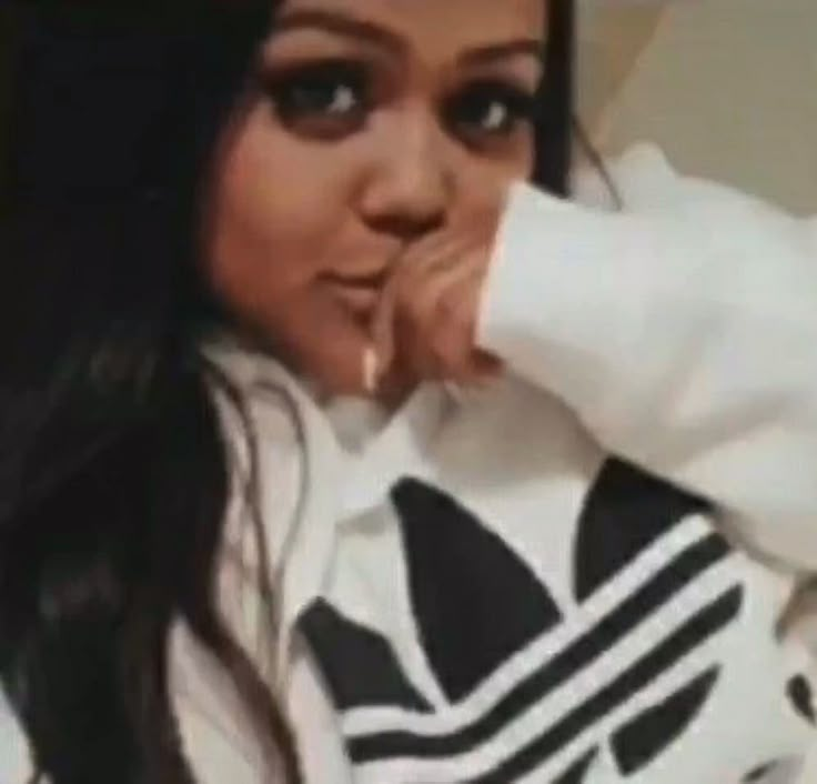 ᗰᑌՏᕼᖇOOᗰ #VaiVerOsPeixez#IndigoSmp tweet media