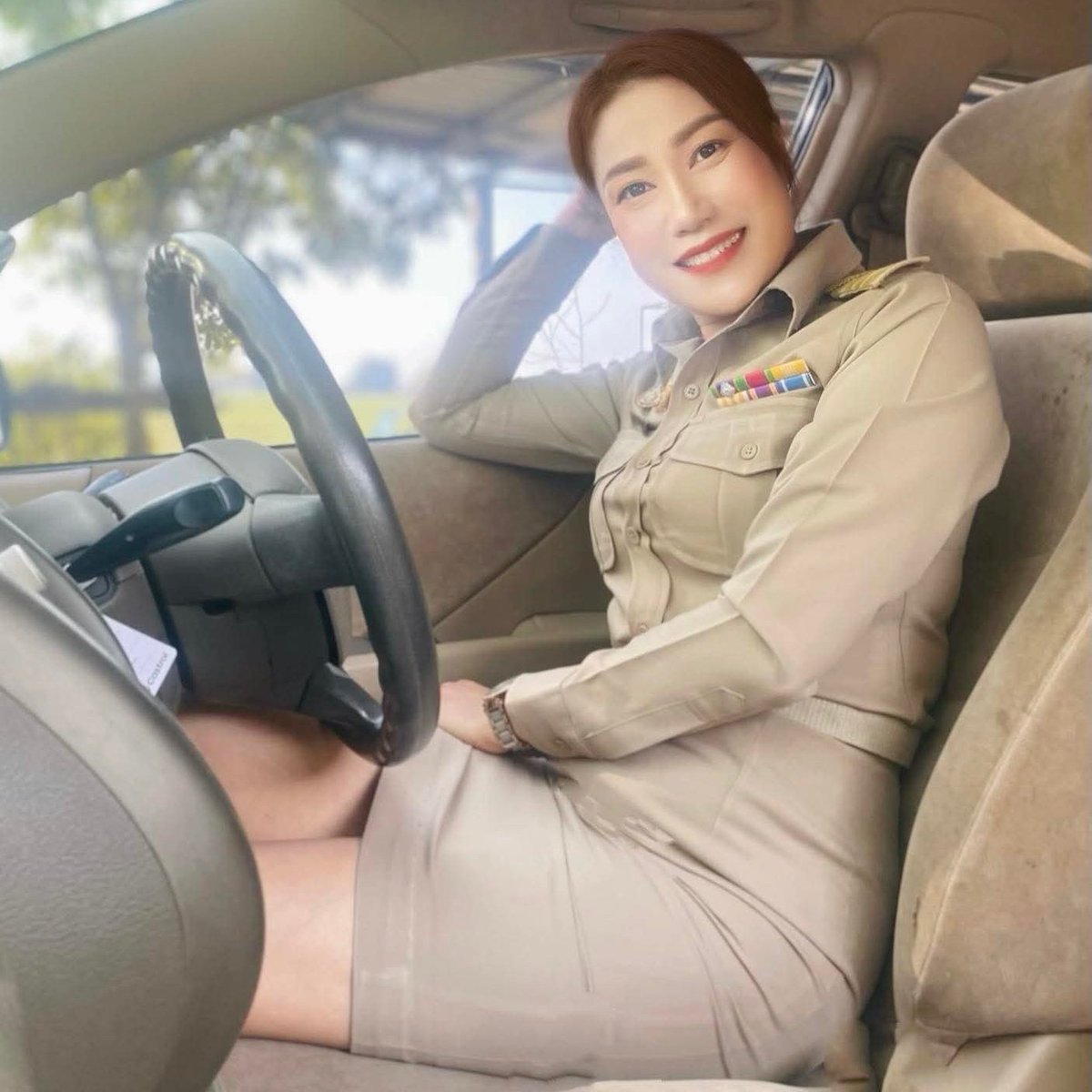 aabbcc10332's tweet photo. "ครูสาวใหญ่. ชุดไหนก็ฟินเส่วโคตร" https://t.co/Q5uBhFKBHf