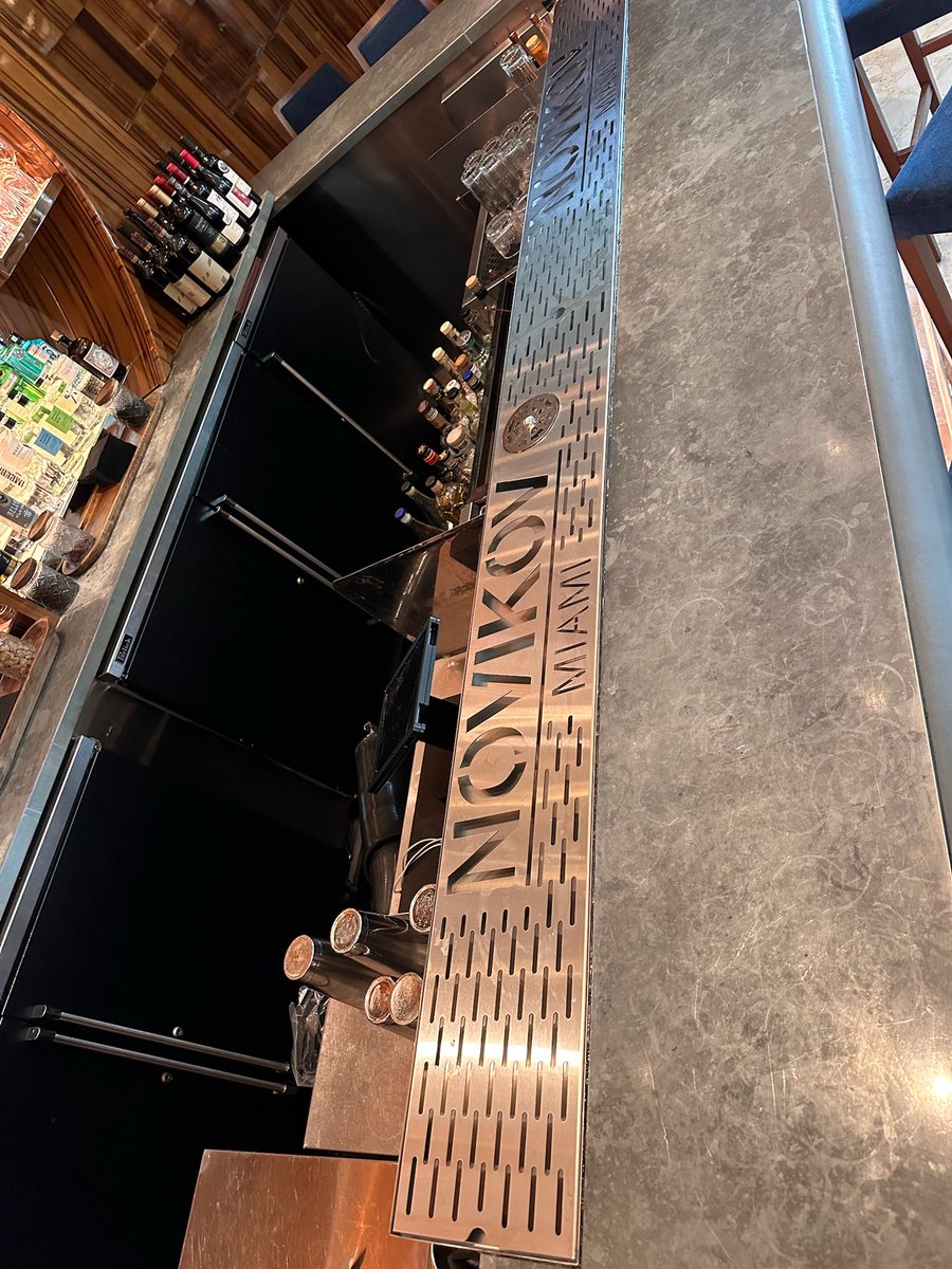 InfinityCupr's tweet photo. Custom drink rail https://t.co/F1bSP12qOA