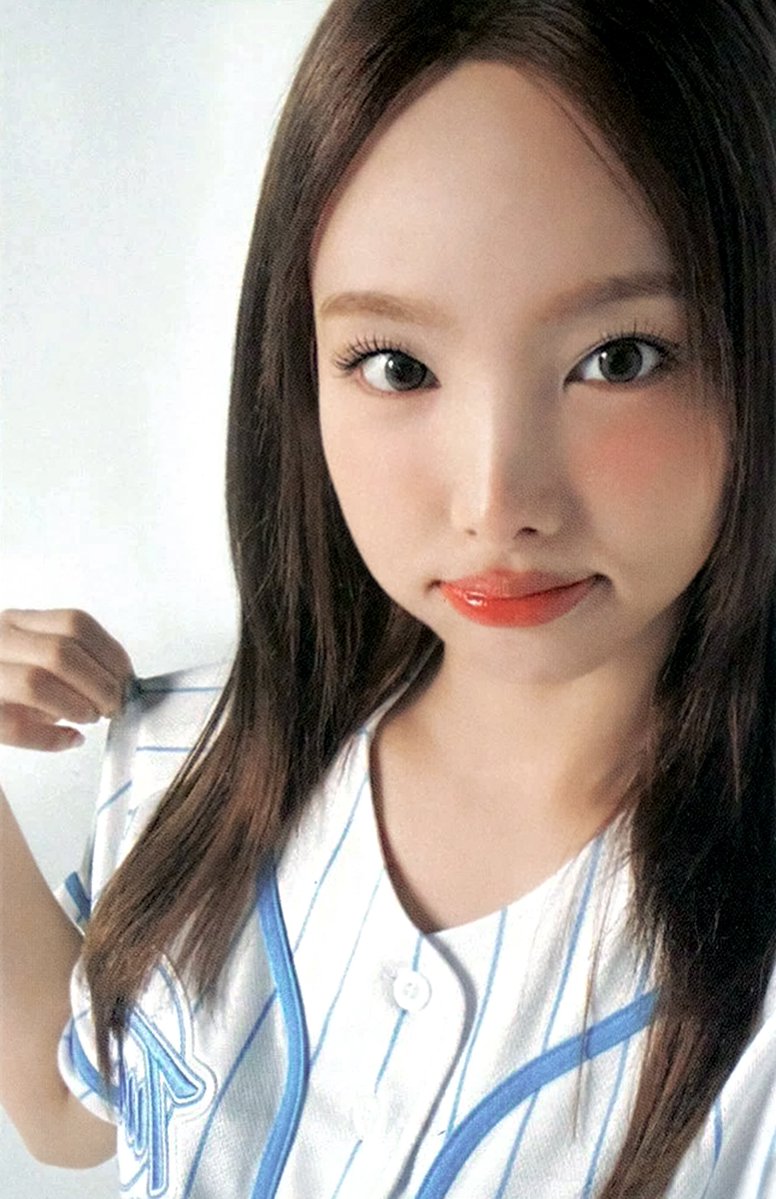 nayeon pics tweet media