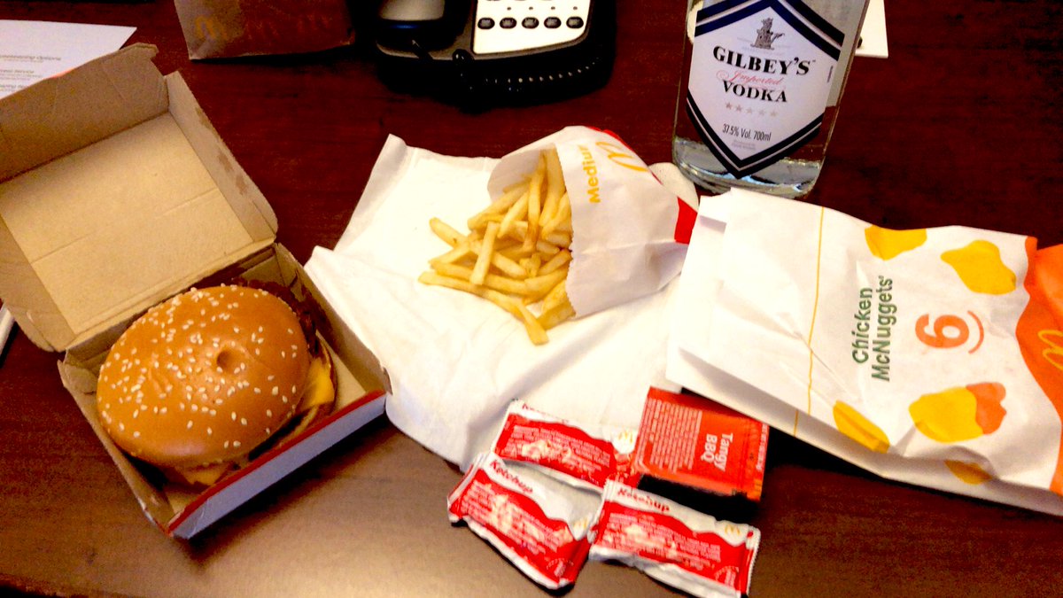 リョウスケ tweet media