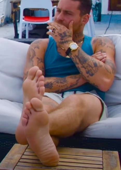 Male Feet 👣 tweet media