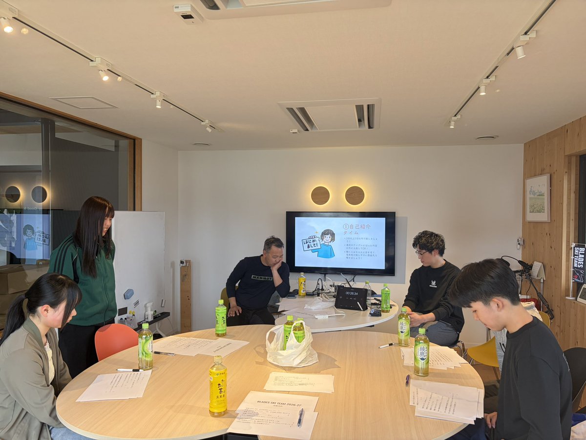 bladesskiteam's tweet photo. ＼キックオフミーティングを実施⛷️／
今年一年の、目標や活動方針を共有し、
チームとしての方向性を確認しました！

個々の挑戦を大切にしながら、
チームとしても支え合い、
取り組んでまいります🔥

今後の活動にもぜひご注目ください！！

#ブレイズスキーチーム https://t.co/vQmjltPaJb