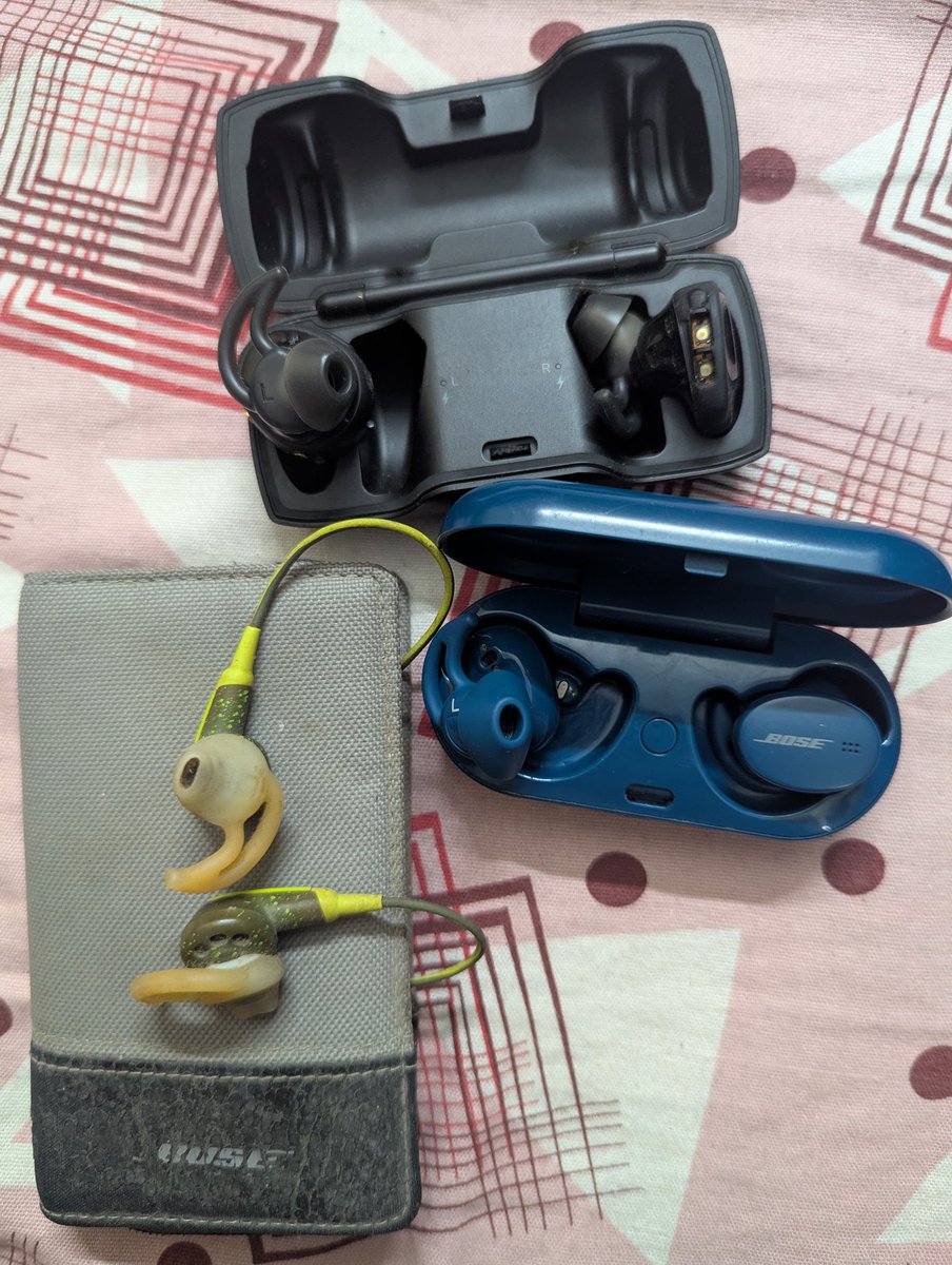 shanawazjohn's tweet photo. @Bose @BoseService as a truly loyal customer of #Bose, I've been using wingtips for a very long time and that's one of the main reasons I kept coming back. But now you guys don't offer it anymore. The new design is very flimsy and uncomfortable. Please bring back the #wingtips https://t.co/t46e08BgZJ