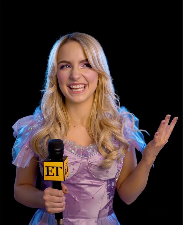 𝕊𝕝𝕦𝕥 ℝ𝕠𝕠𝕞 tweet media