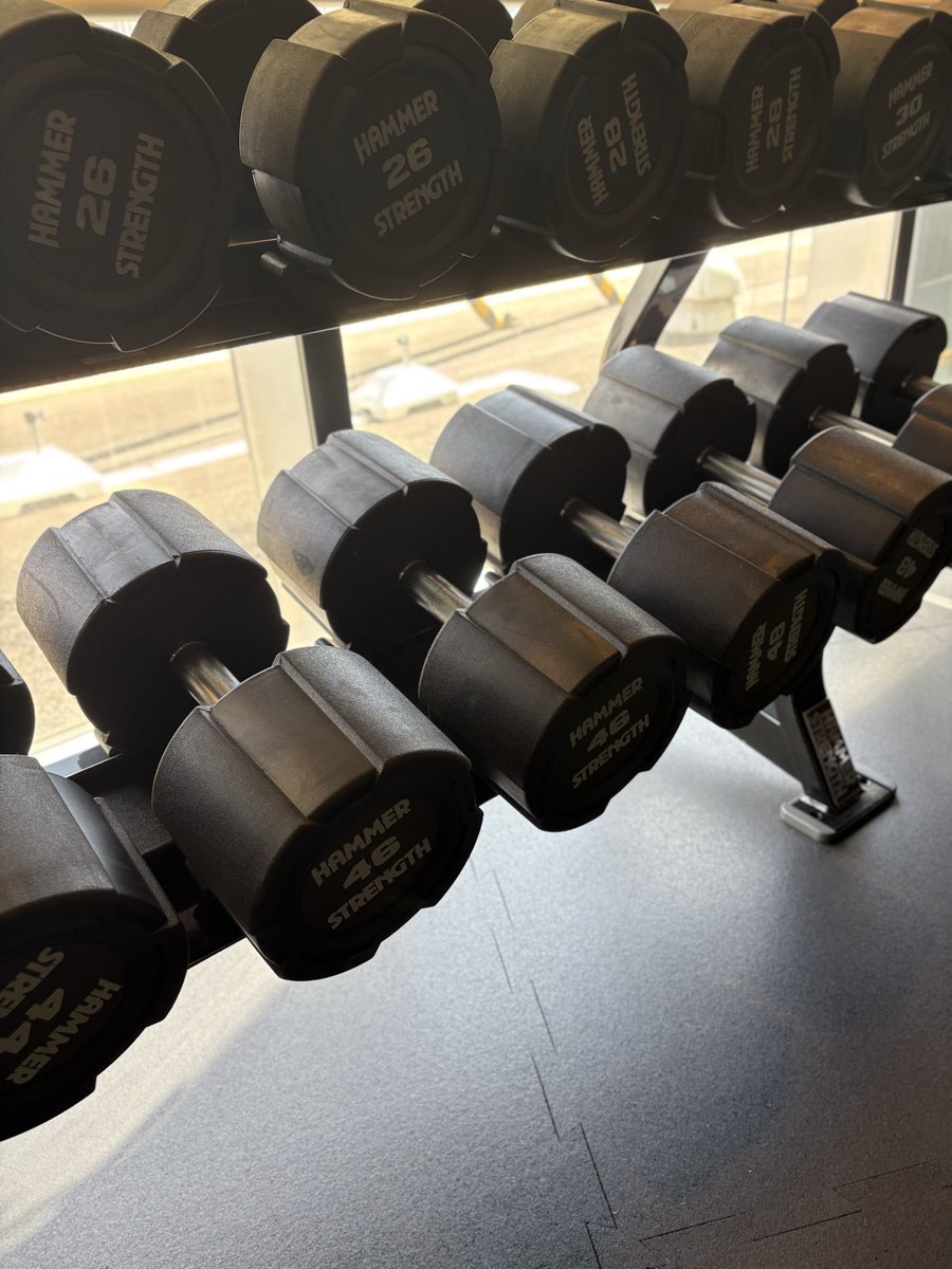Jun84556574's tweet photo. 筋トレ再開37回目終了💪

・ベンチプレス
・ダンベルプレス
・ペクトルフライ
・インクラインカール
・トライセプスEX

加齢とともにパンプ感も弱くなってしまうものなのでしょうか？ただ、そう思っただけ🕶️

お疲れ様でした♪ https://t.co/AclRDkfhts