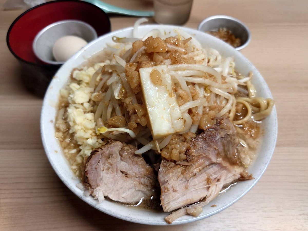 shinyan5266's tweet photo. おはようございます☀
ゴルフの合同練習したり⛳
寒い中1時間半並んでラーメン食べたりしました🍜
ずっと行きたいお店で期待以上の美味しさでした😋 https://t.co/OPck2VbutJ