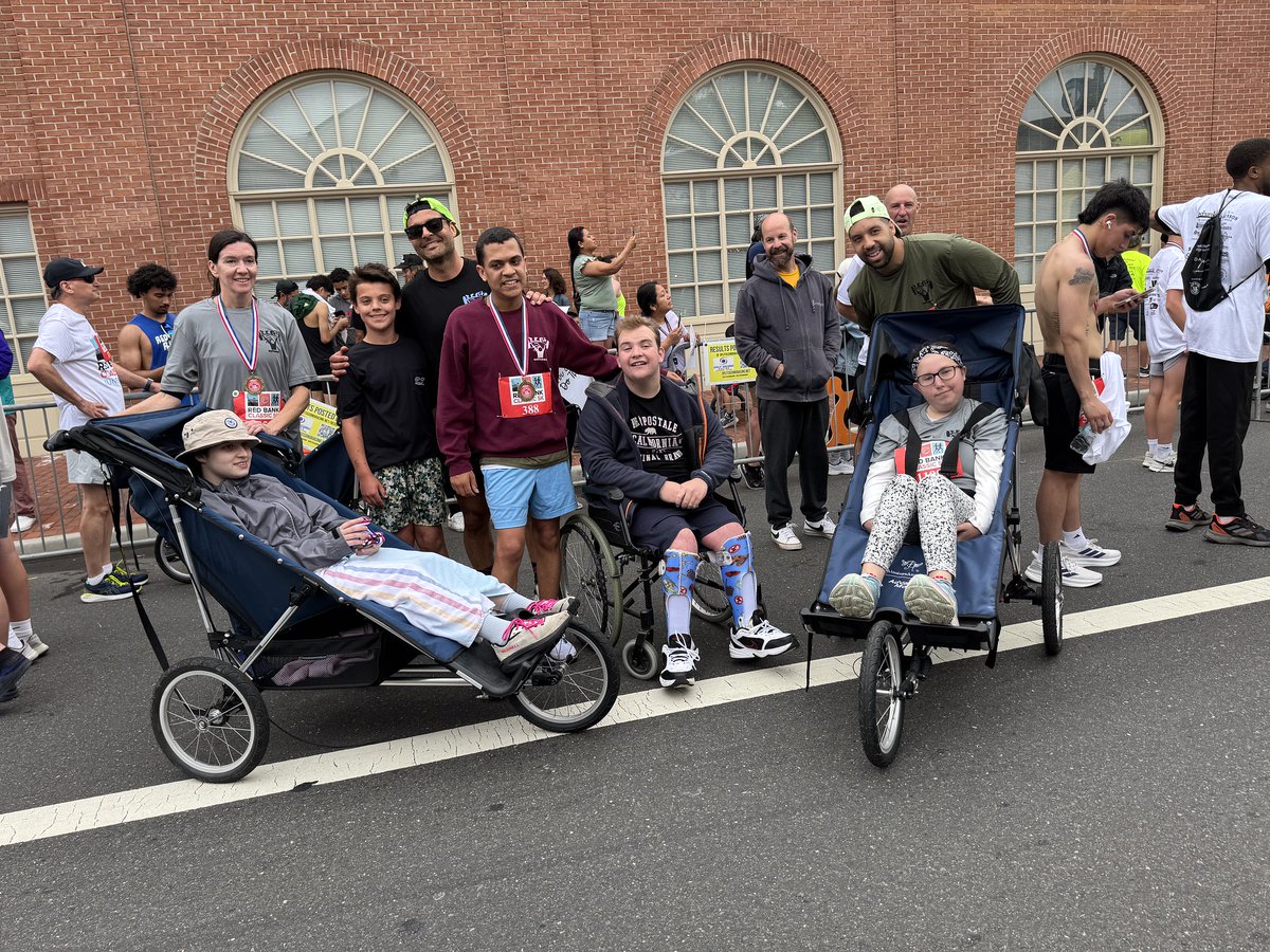 yjerseyshore's tweet photo. We 👏 can't 👏 wait 👏 for another @redbankclassic 5K &amp; Kids Fun Run––bringing community together to benefit local youth programs of the Red Bank Family #YMCA &amp; @RBParksandRec! Join us June 20 as a runner, sponsor &amp; volunteer: https://t.co/Y28do5oVyT #NoPlaceLikeThisPlace https://t.co/vMZIJt3JME