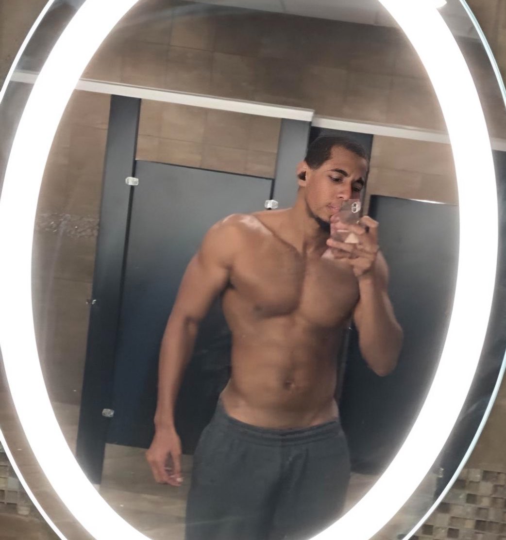 LustRashad's tweet photo. the lesson is not to make him mad 💪🏽

Daddy.                        or.                              My Man https://t.co/jRu6RIWslg
