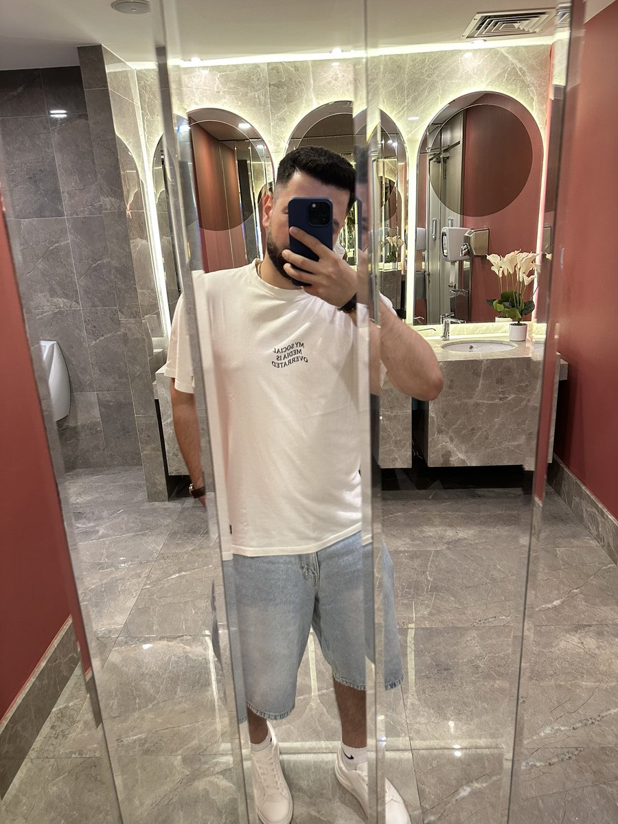 cristianionut26's tweet photo. 😶‍🌫️🤳🏻 https://t.co/Wr0PrTh1Nw