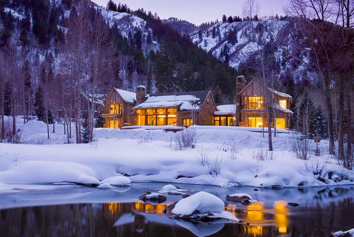 OneKindesign's tweet image. A magnificent home in perfect harmony with Colorado’s rugged mountains
onekindesign.com/magnificent-mo…