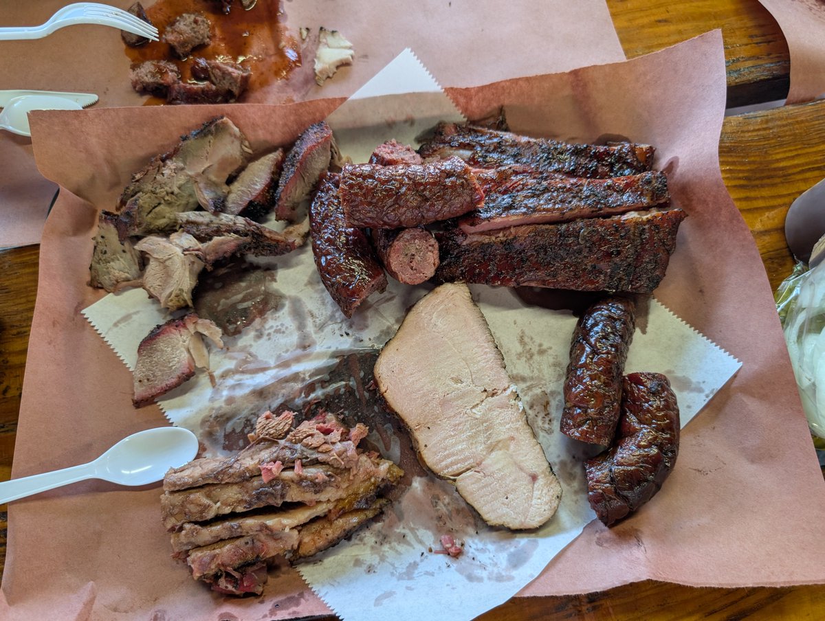 Logan Robinson (露雁 呂敏尊) tweet media