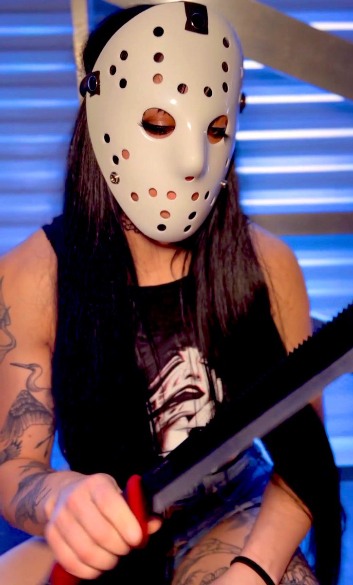 SierraShocker99's tweet photo. open up for a second i have to tell you something 🔪 🩸 https://t.co/ln5pnzXpP4