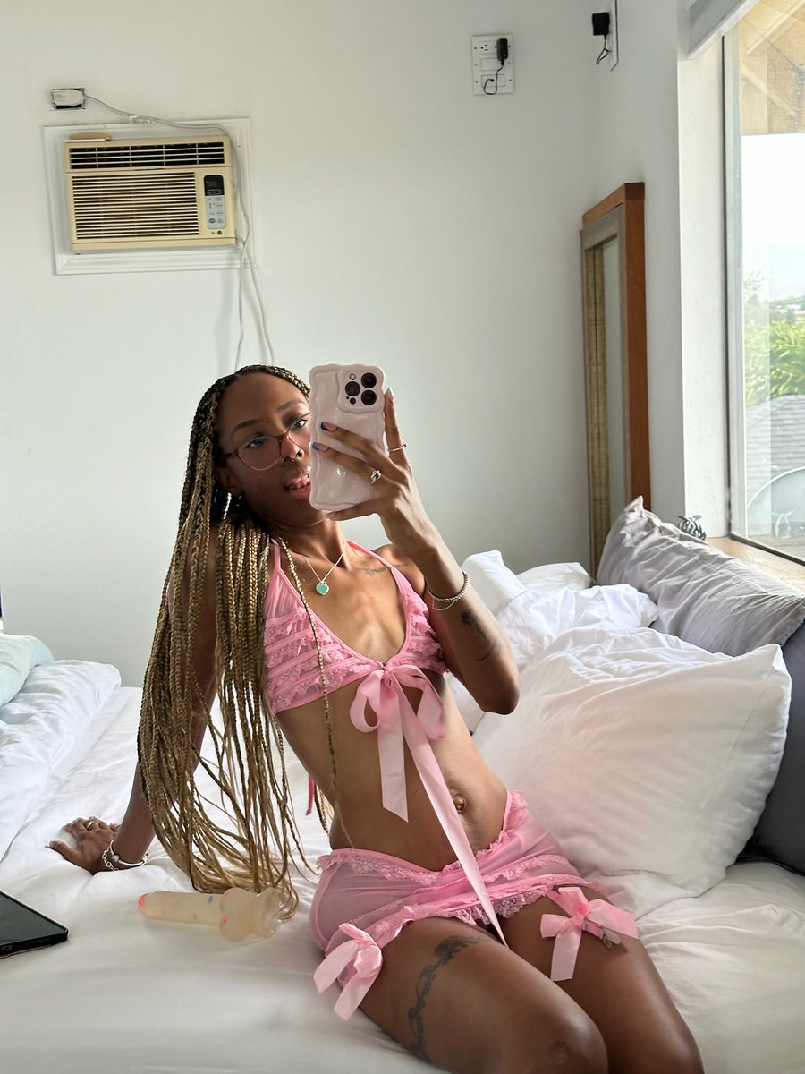 princess morbucks tweet media