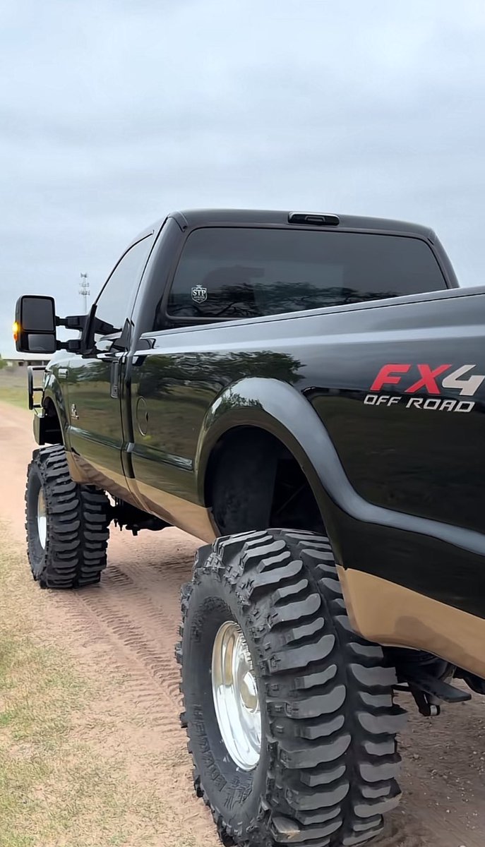 Hank Williams Jr. enjoyer tweet media