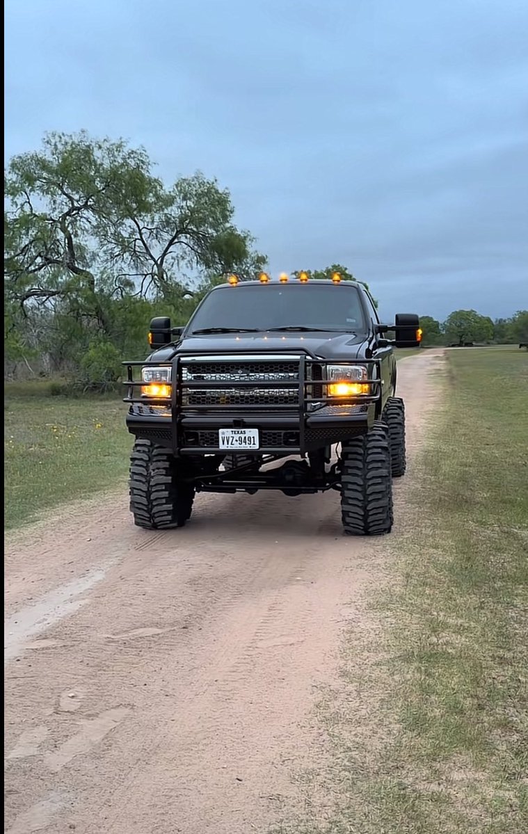 Hank Williams Jr. enjoyer tweet media