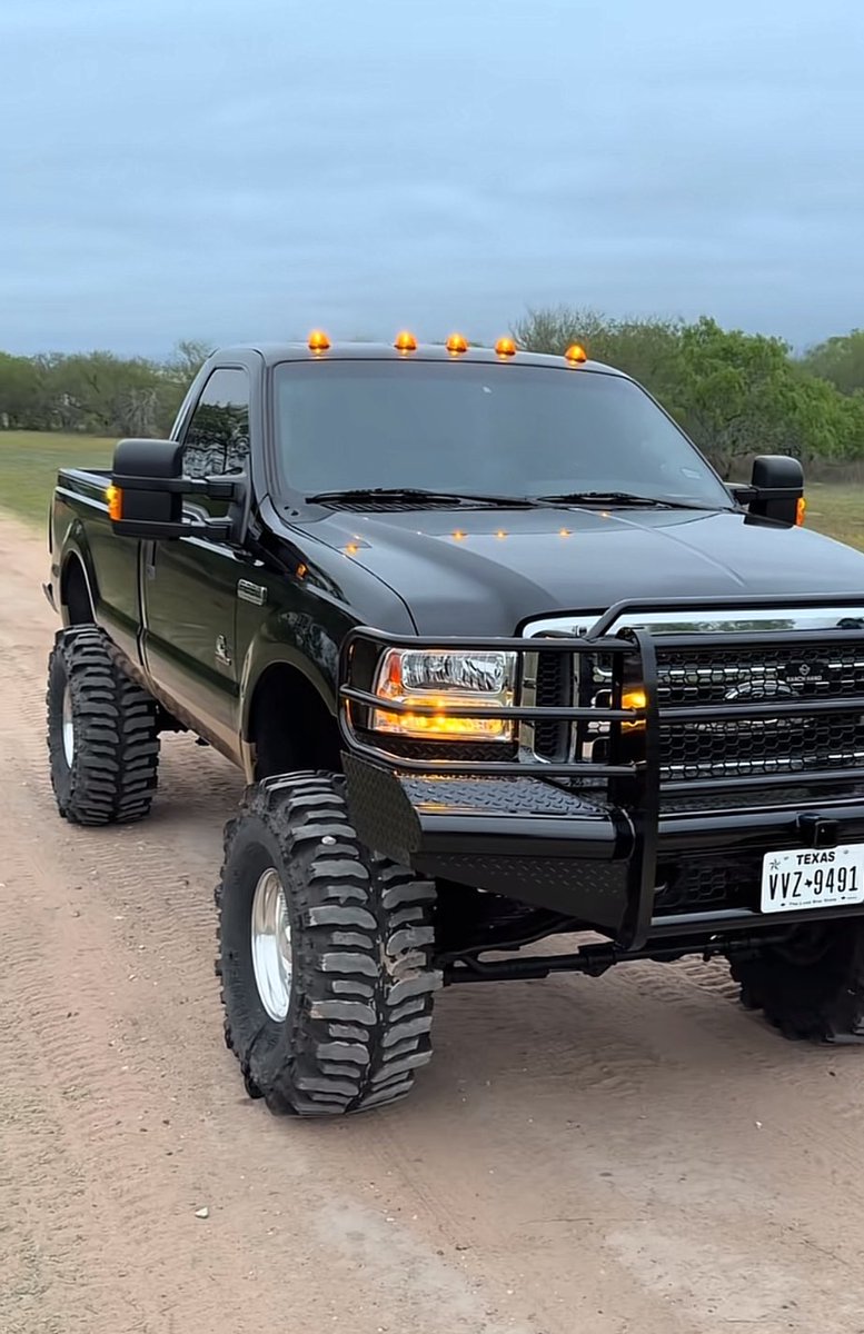 Hank Williams Jr. enjoyer tweet media