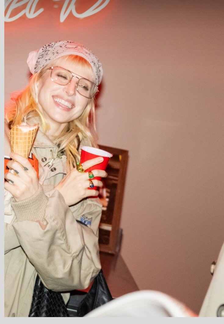 Paralandmore🧡🧡🧡 tweet media