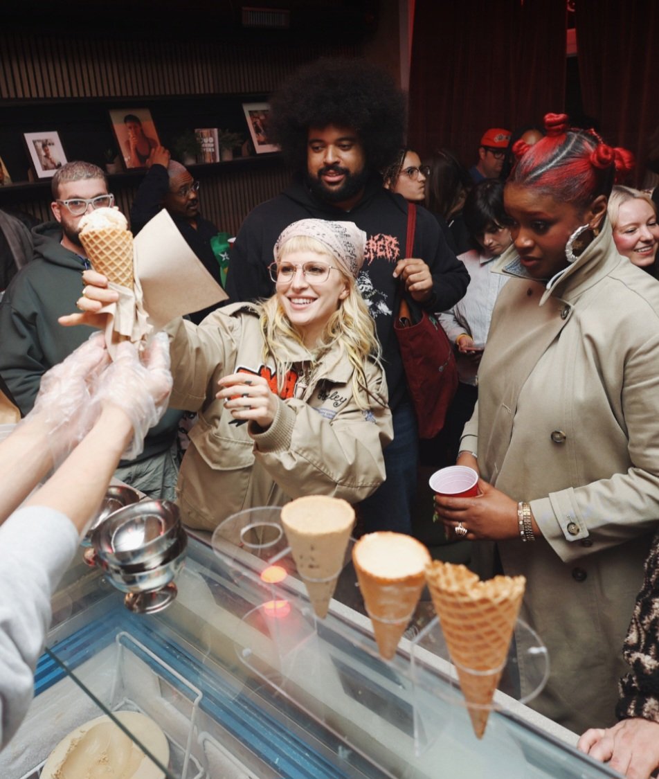 Paralandmore🧡🧡🧡 tweet media