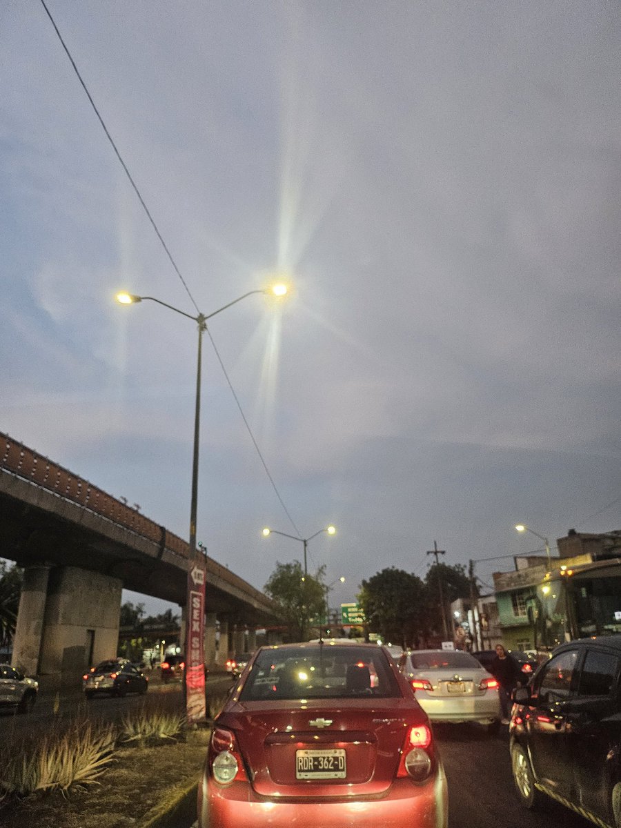 chasucu's tweet photo. @C5_CDMX pueden ir a quitar a esas personas ? Hacen mucho tráfico  , son violentos . Antes del desnivel de Oceanía dirección cd azteca ! URGE ! https://t.co/07i9fQz7YW
