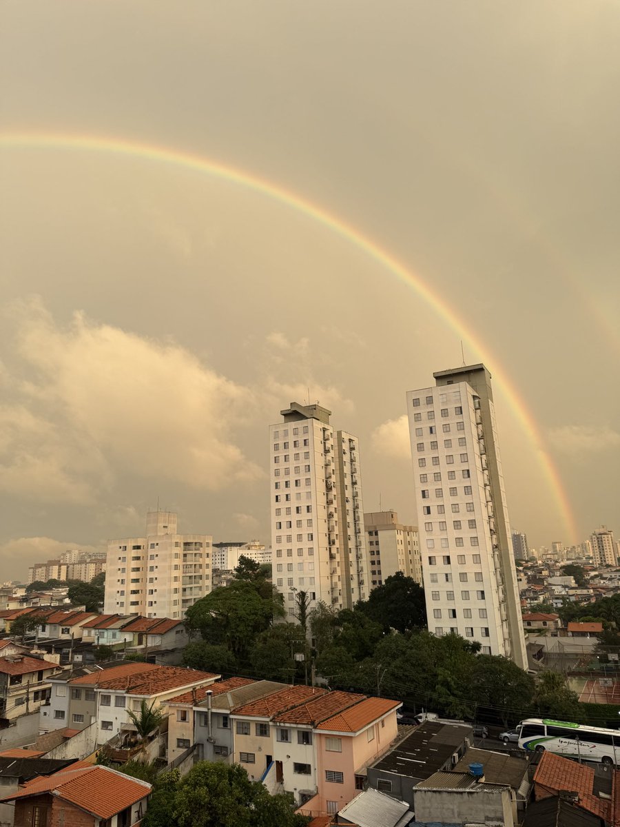 mathxwg's tweet photo. mds hj o arco íris tava incrível https://t.co/UKI1Jqunch