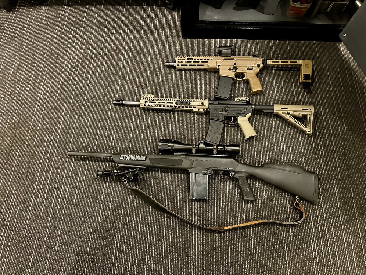 JoeAlderman11's tweet image. Hey Japan! It seems like a bunch of you wonder if Americans do actually carry guns. The answer is, not all, but some do heavily. Like shit tons. This isn’t even half my collection. #japan
