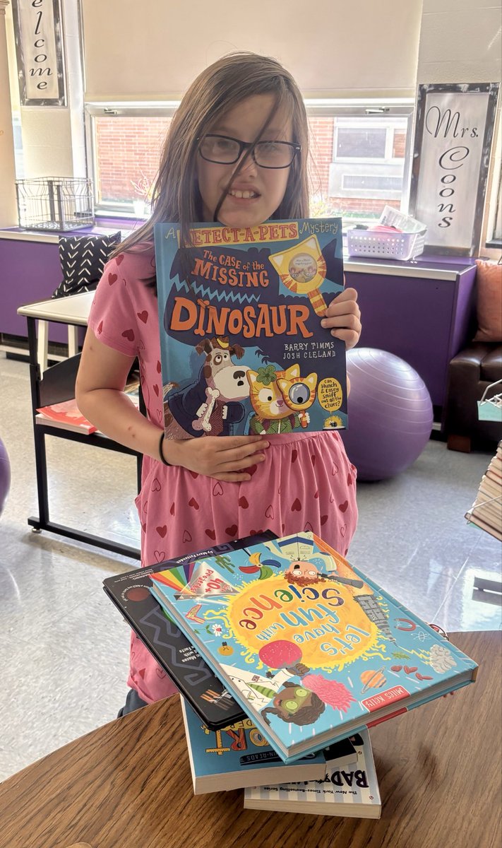 tz_school's tweet image. Book Blast books were distributed today. Everyone received at least one book.  Check out Mrs. Coons’ class!  #bookblast #literacy