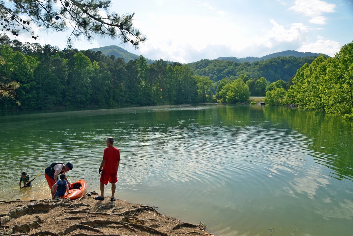 Explore Bryson City tweet media