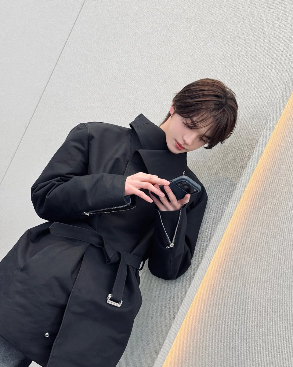 HINYSU's tweet photo. Midnight tones, navy dreams, and a little bit of mirror confidence. Holding my iPhone 17 Pro Max like it's part of the outfit because let's be real, style is in the details. Cool shades, calm vibe, and just enough glow to match the mood. Not just selfies, it's a statement. https://t.co/dA3HXc2J1K