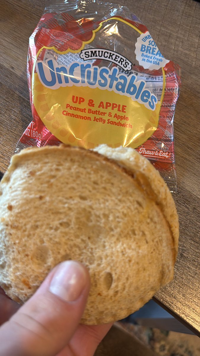 Sergiix_'s tweet photo. @Uncrustables more like crustables https://t.co/DHa7iv6Qy3