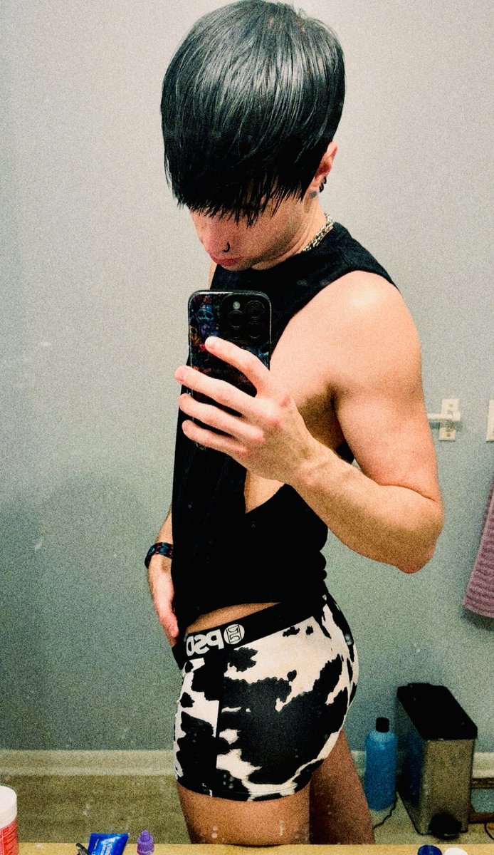 bytzxx_'s tweet photo. RT for cow butt
(Stream is live)
https://t.co/qwaxH04BCg

#fyp #twitch #twink #dadbod #ootd #selfie #femboy #viral #sfw #emo #gym #bytz https://t.co/3bLl3EmQSy