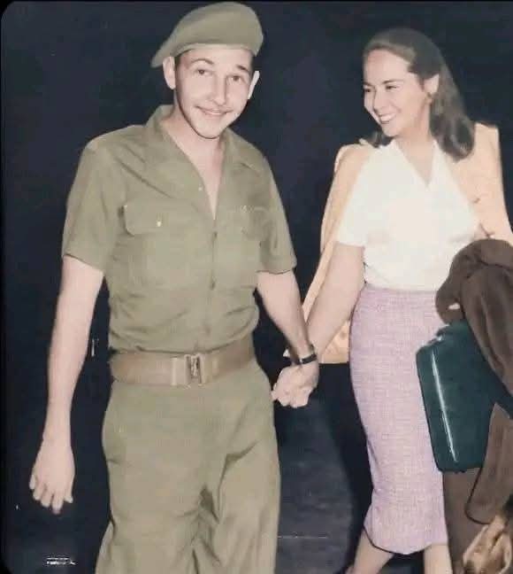 #TenemosMemoria 
A 96 años de su natalicio, su ejemplo continúa guiando a generaciones de cubanos, especialmente a nuestras mujeres, en la lucha constante por la justicia, la igualdad y la dignidad.
#ElLegadoDeVilma 
<a href="/DiazCanelB/">Miguel Díaz-Canel Bermúdez</a> 
<a href="/YudelkisOrtizB/">Yudelkis Ortiz Barceló</a>