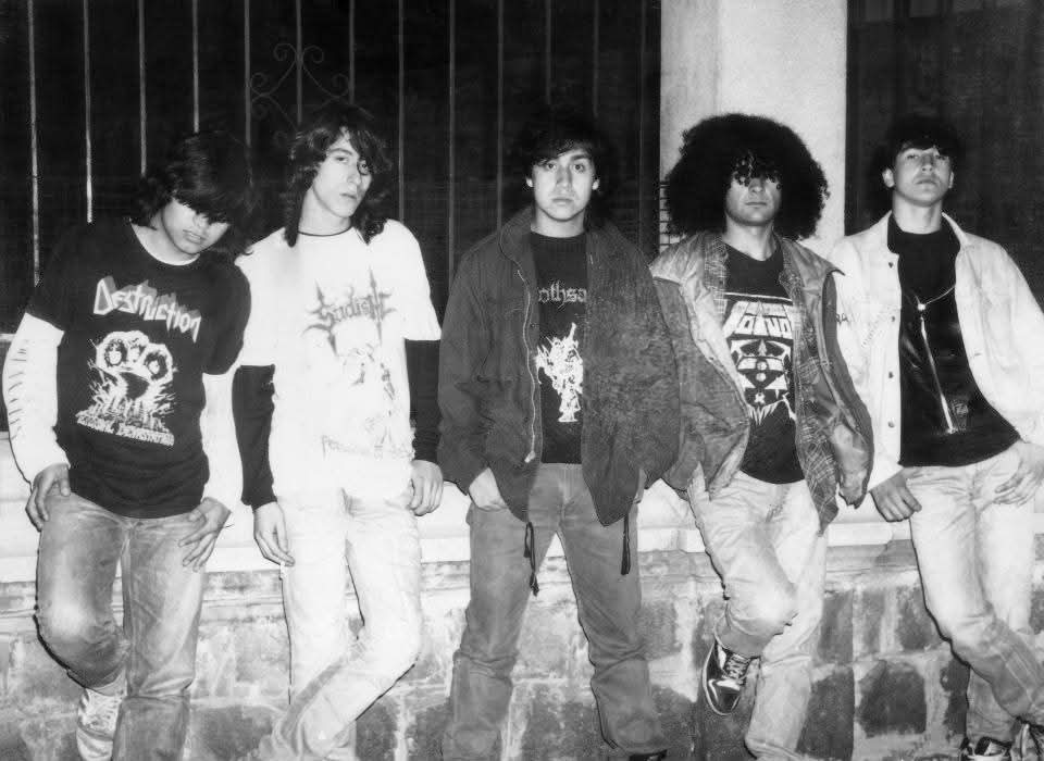 DMTMPromo's tweet image. Sadism
#deathmetal 🇨🇱
instagram.com/sadism_official
Line-up 1989:
• Ricardo Reyes - Guitars.
• Juan Pablo Donoso - Drums.
• Joan Navarro - Bass.
• Pablo Pino - Guitars. 
• Ricardo Roberts - Vocals.
open.spotify.com/artist/7AU3Qsp…