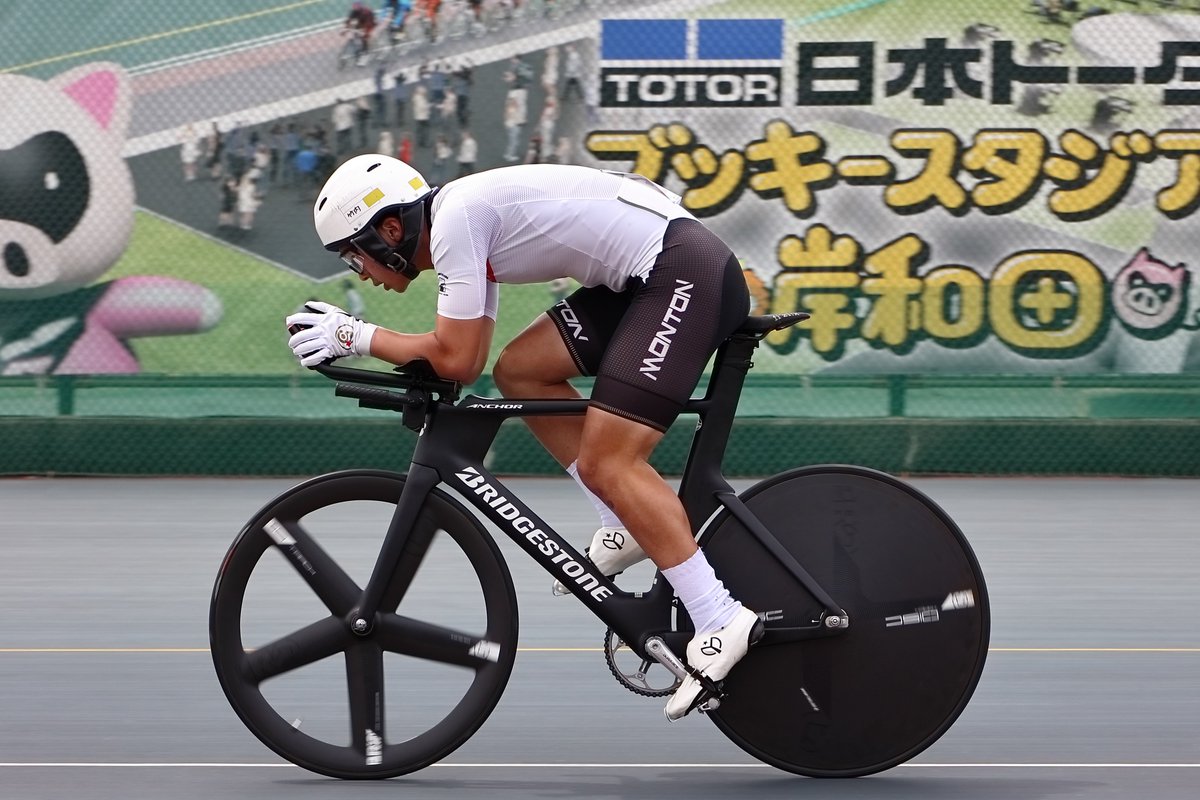 あきひこ tweet media