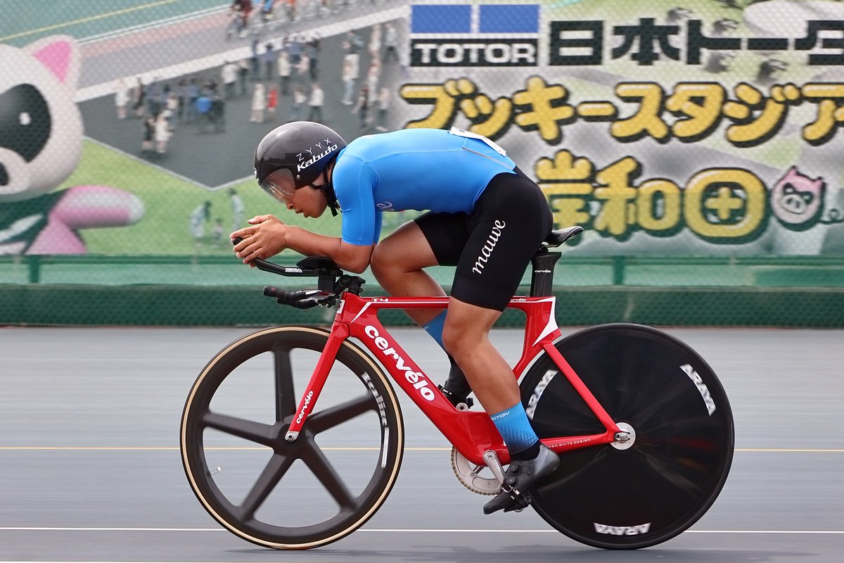 あきひこ tweet media