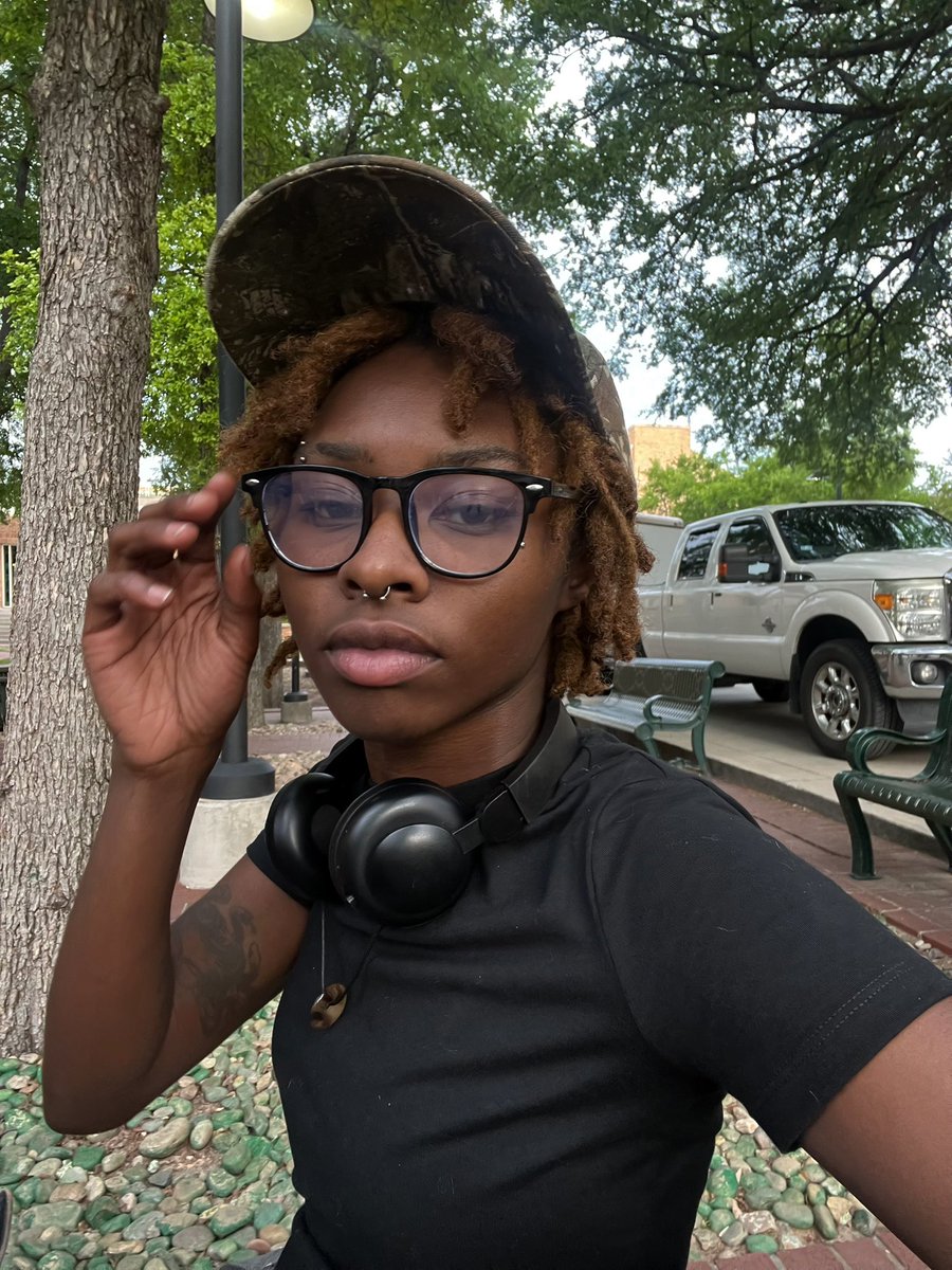 Notsierralxnne's tweet image. Sat an hr at this block party event just for them to NOT line dance?!? #sad